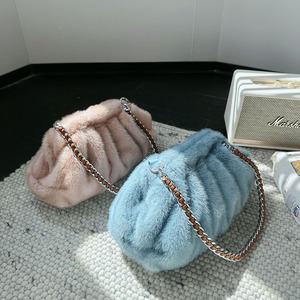 Borsa a tracolla con capelli di visone artificiale invernale plissettata per donne di alta qualità di grande capacità in pelliccia sintetica soffice pochette - Product Image 2