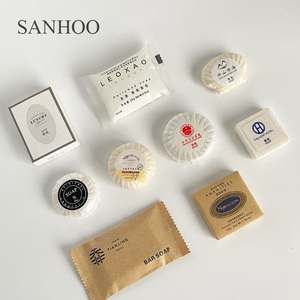 SANHOO <span class=keywords><strong>pas</strong></span> <span class=keywords><strong>cher</strong></span> prix d'usine ensemble d'équipements d'hôtel mini savon fournitures d'hôtel Kit de toilette invité Logo personnalisé - Product Image 6