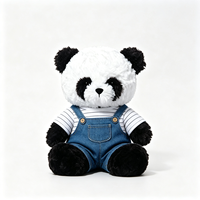 Peluche Panda Bouclé Moelleux de Haute Qualité avec Chemise à Carreaux Vintage et Salopette en Jean Assortie – Adorable Jouet en Peluche Panda Doux