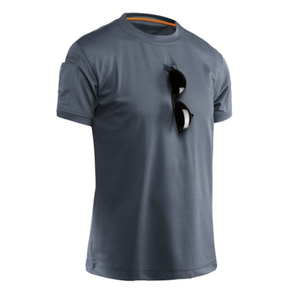 DFP905 Stock pour la vente en gros T-shirt d'été à col rond et manches courtes avec poche sur le bras et boucle de suspension pour lunettes sur la poitrine - Product Image 1