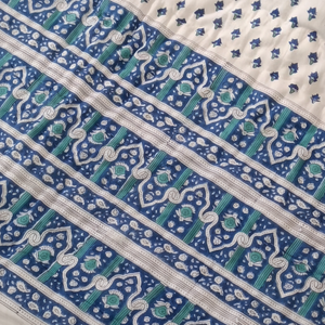 Jaipuri rajai ผ้านวมลายดอกไม้ผ้าฝ้ายพิมพ์ลายบล็อกแฮนด์เมดอินเดีย - Product Image 1