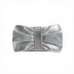 Sac de soirée de luxe pour femme, orné de strass, de perles et de diamants, idéal pour mariage ou événement. - Product Image 2