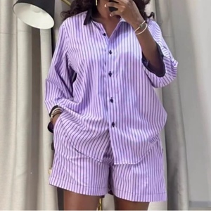 ชุดเซ็ตเสื้อแขนสามส่วนติดกระดุมและกางเกงขาสั้นลายทางตัดกันสำหรับผู้หญิง 2 ชิ้น แฟชั่น - Product Image 4