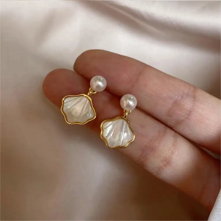 Luxury Trendy S925 Sterling Silver Needle Pearl Shell Stud Earrings For Women Charm Jewelry Beach Boho Statement Earrings 2022