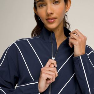 Ensemble de tennis et pickleball 2 pièces en nylon coupe-vent personnalisé, haut à manches longues et short respirant et confortable pour l'automne - Product Image 3