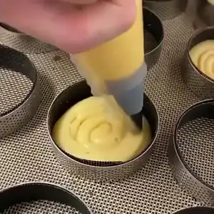 แม่พิมพ์สำหรับอบเค้กมูสเค้กทำจากสเตนเลสกันติดทรงกลมแบบ DIY แม่พิมพ์สำหรับใช้ในครัว