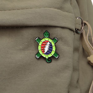 ロックバンドロゴエナメルピン音楽アルバム漫画タートルブローチラペルバッジファッションジュエリーギフトファンの友人卸売 - Product Image 3