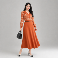 Robe longue plissée pour femme, col en V, imprimé doré à chaud, coupe trapèze, style Miyake, collection automne, directement de l'usine