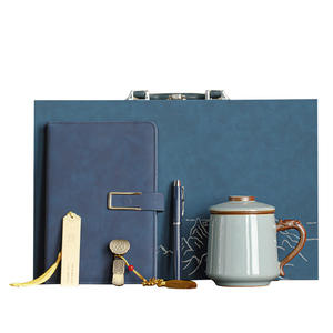 Элитный фарфоровый чайник с индивидуальным логотипом и УФ-печатью для корпоративных мероприятий, ежегодных встреч и неформальных юбилеев - Product Image 1