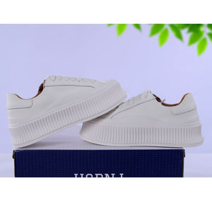 Кроссовки IStapromo Gifts из новой весенней коллекции: женские белые кожаные кроссовки на массивной подошве, повседневные платформенные кроссовки-«бисквиты» - Product Image 3