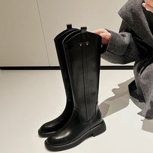 Botines de tacón grueso, modernos, versátiles y elegantes, de media caña, para otoño e invierno. - Product Image 3