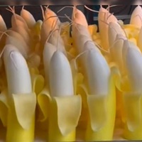 Luxuriöse Bananenförmige Kerze in Einer Romantischen Geschenkbox