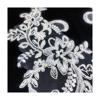 Nouveau design français dentelle décalcomanie blanc fleur motif mariée dentelle maille broderie Appliques CG067 robes de mariée vêtements Polyester