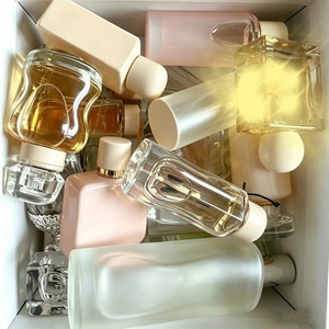 Mini Eau de Parfum de Lujo con Aroma Duradero, Notas Amaderadas y Especiadas, Diseño Portátil para Uso Diario - Product Image 2