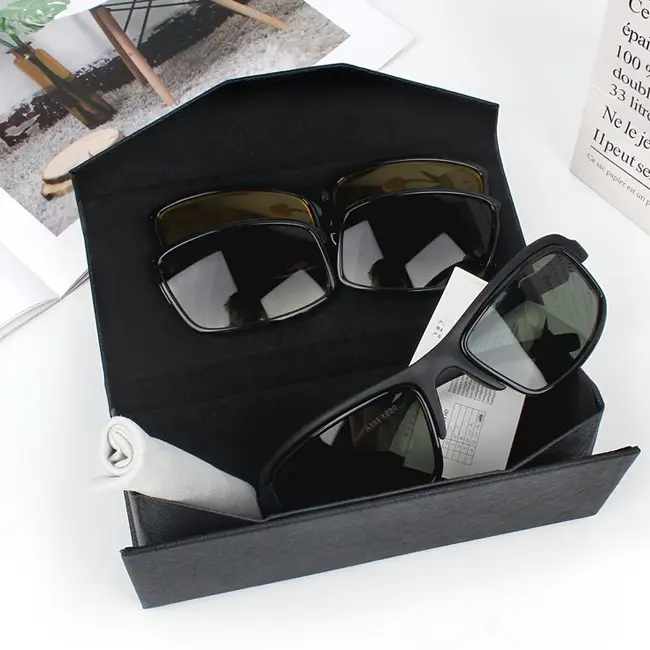 Складная жесткая треугольная коробка, складная коробка для солнцезащитных очков из ПВХ черного цвета с логотипом, коробка для солнцезащитных очков