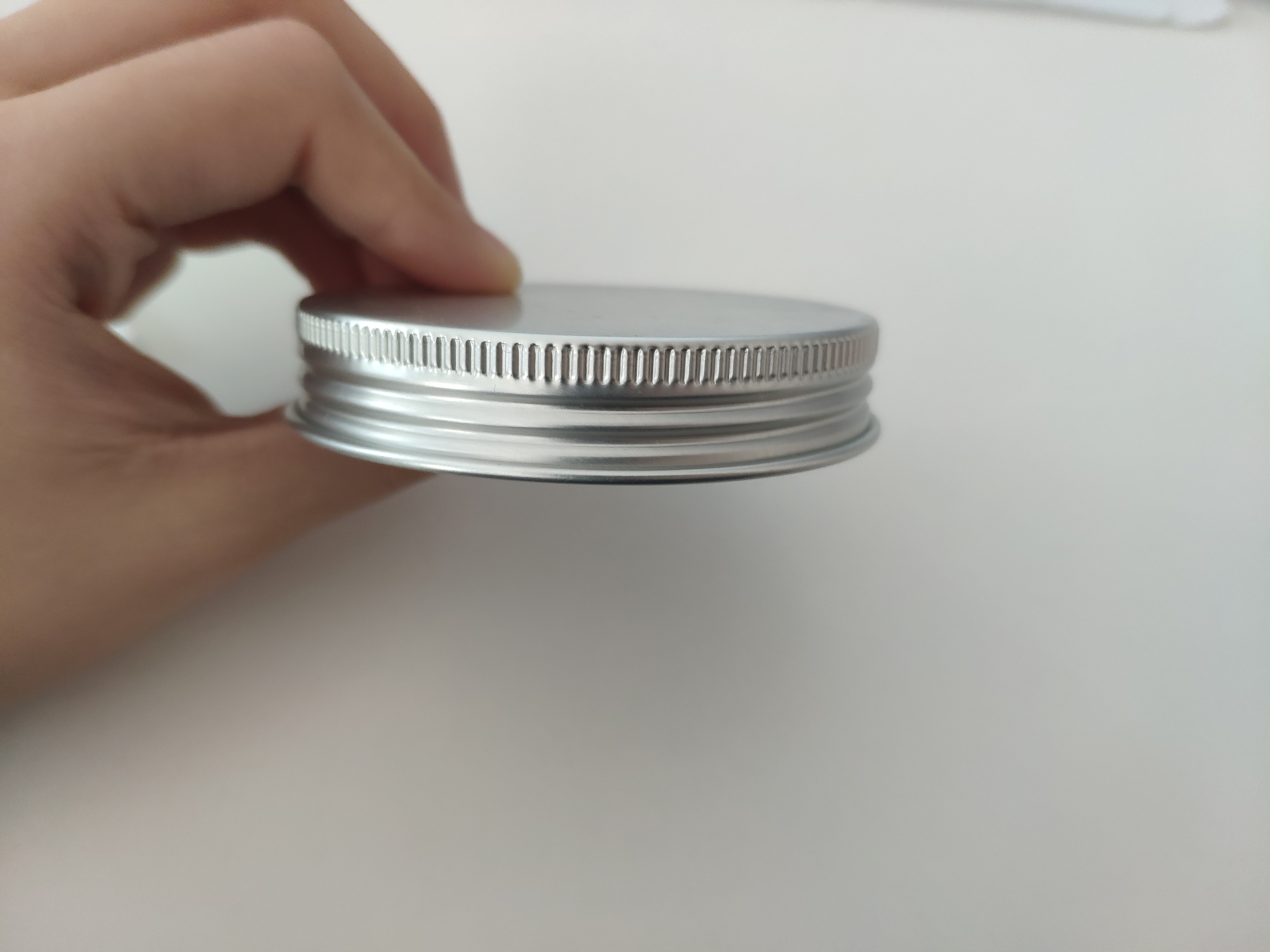 Couvercle en aluminium argenté