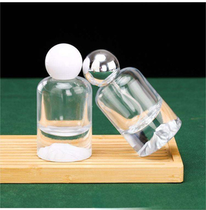 Botellas de Perfume de Vidrio de Alta Calidad con Cuello Redondeado y Diseño de Lujo con Fondo Volcánico en Tamaños de 30 ml - Product Image 3