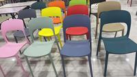 Chaise de salle à manger moderne en plastique avec dossier ergonomique pour hôtel, restaurant, café, cuisine, salle à manger
