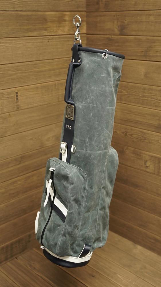 สีเทาเข้ม