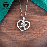 Collier pendentif en argent sterling 925 avec design vintage en forme de cœur et de croix, halo de CZ 0,5 carat, moissanite, pour femmes, bijoux fins