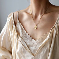 Collier Ovale Irrégulier Sculpté Pendentif Lave Laqué Rétro Plaqué Or 18k Bijoux en Acier Inoxydable