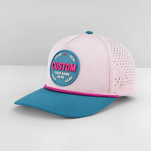Casquette de baseball 5 panneaux personnalisée en caoutchouc, silicone et PVC avec logo, imperméable, découpée au laser, perforée, avec corde de sport, bicolore, style trucker - Product Image 1