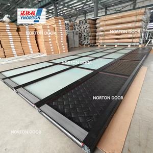 Portes <span class=keywords><strong>de</strong></span> <span class=keywords><strong>garage</strong></span> sectionnelles télécommandées en verre transparent noir à enrouler ou autres services <span class=keywords><strong>de</strong></span> portes pour la maison - Product Image 1