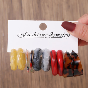 Créoles en résine acrylique colorées en forme de C, lot de 5 paires, boucles d'oreilles exagérées pour femmes, bijoux tendance - Product Image 2