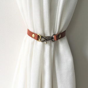Sujetadores de cortinas de cuero sencillos para decoración del hogar y hoteles, sujetadores de cortinas/cortinas de puerta sin necesidad de taladrar. - Product Image 4