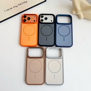 Custodia magnetica con telaio in metallo e pulsanti in metallo per Ip17 Pro Delux - Product Image 4