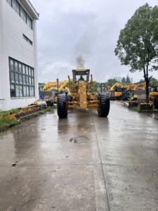 เครื่องเกรดดินแบบมีล้อ 16 ตัน 16 กิโลกรัม ผลิตในญี่ปุ่นแท้ รัศมีการเลี้ยวสั้น เหมาะสำหรับงานก่อสร้างถนน ราคาประหยัด - Product Image 4