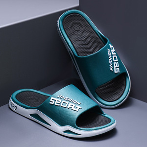 Nouvelles pantoufles tendance et sportives pour hommes - Chaussures d'été à semelle souple pour la maison - Tongs pour hommes - Product Image 3