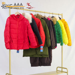 Giacche Invernali Spesse da Donna, Abbigliamento Usato Termico, Balle di Vestiti di Seconda Mano Misto, Vendita all'Ingrosso - Product Image 1