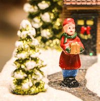 Decoración Animada de Pueblo Navideño con Fuente de Agua LED Giratoria y Adorno Navideño de Resina Iluminado Multicolor