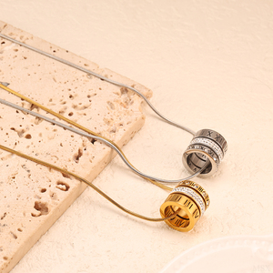 Vendita calda pietra zircone ad incastro collana di anelli in oro placcato in acciaio inox gioielli <span class=keywords><strong>tre</strong></span> anelli ciondolo collana donne ragazze - Product Image 4
