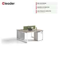 Poste de travail en open space pour 2 à 8 personnes, avec bancs, pieds en boucle, plateau en mélamine, cloison acoustique et armoire mobile