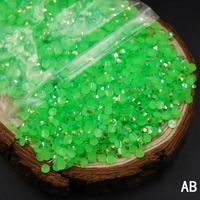 Vente en gros de pantoufles en métal à la mode bijoux pour ongles breloques décorations en diamant et strass accessoires bling de style dessin animé