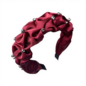 Ankela - Diadema de mujer roja con diseño de rombos, borde ancho, corona alta, versátil, minimalista y sofisticada, con clip para el pelo - Product Image 1