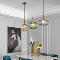 Lustre LED Doré Nordique, Lampe de Chevet Créative à Tige Longue pour Restaurant et Chambre, Luminaire de Bar à Tête Unique, Verre Moderne de Luxe Léger et Compact