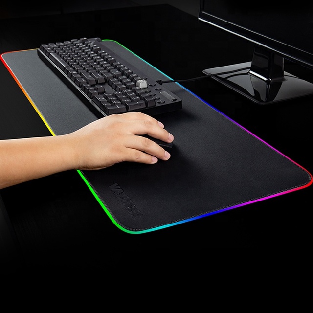 Non slip Rubber Base Custom Printed Large Led RGB Multiple Colors Lighting Shinning Gaming Luminous Mouse Pad for Game Players