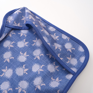 男女兼用防水ベビービブかわいいプリントパターンPU素材洗えるOEM供給幼児授乳用エプロンスモックビブ - Product Image 5