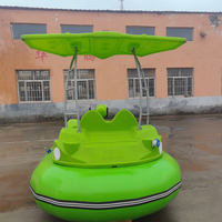 Bateau tamponneur gonflable électrique motorisé pour adultes, en forme de voiture aquatique, personnalisable en gros