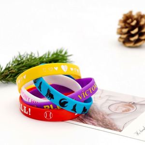 Bracelets en silicone et PVC personnalisés avec logo, bracelets d'événement, bracelets de basketball, accessoires personnalisés orientés vers le sport - Product Image 5
