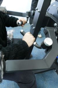 Machine d'entraînement des épaules assise à <span class=keywords><strong>prix</strong></span> d'usine, équipement de musculation pour salle de sport, entraîneur d'épaules pour le fitness et la musculation - Product Image 4