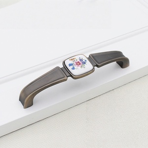 Poignées de tiroir de meuble en céramique de <span class=keywords><strong>style</strong></span> classique de couleur <span class=keywords><strong>antique</strong></span> fabriquées en Chine - Product Image 2
