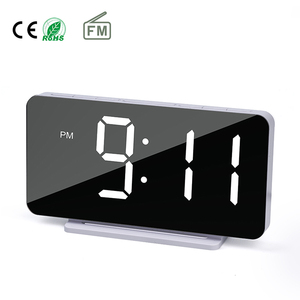 Horloge de table et de bureau avec <span class=keywords><strong>radio</strong></span> FM numérique à LED, miroir intelligent, nouvelle conception, vente chaude - Product Image 2