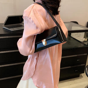 Bolso Tote Casual de Diseñador, Marcas Famosas, Bolso de Hombro Acolchado de PU para Mujer, con Cierre y Cadena, de Lujo - Product Image 4