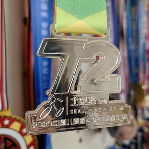 Vélo d'équilibre pour enfants, médaille en métal personnalisée de style moderne et antique avec ruban pour compétition sportive - Product Image 1