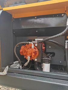 Excavadora de orugas Hyundai 220LC-9S usada a precio de fábrica 22Ton con componentes del núcleo del motor Cummins Motor Gearbox Gear PLC a la venta - Product Image 6
