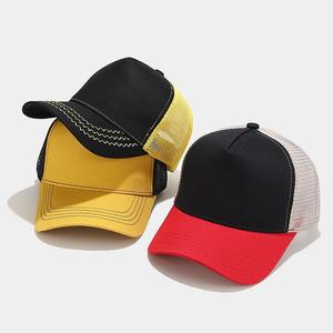 Gorra trucker de terciopelo holandés Hn05 personalizada, gorra de béisbol de 5 paneles con diseño de sublimación en gamuza y tela de malla - Product Image 2